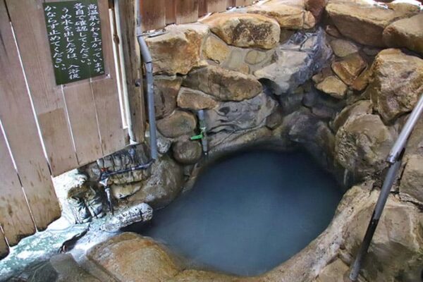 和歌山県 田辺市 湯の峰温泉 つぼ湯